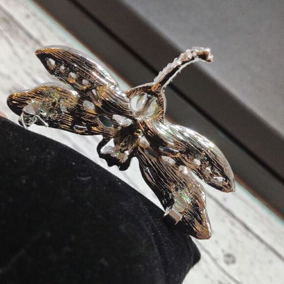 Dragonfly Brooch. P1 - Picture 3 of 4